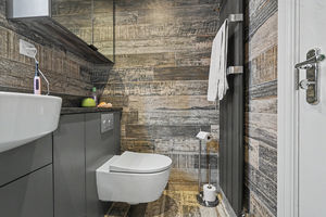 Photo 17- click for photo gallery